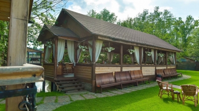 Тераса біля озера